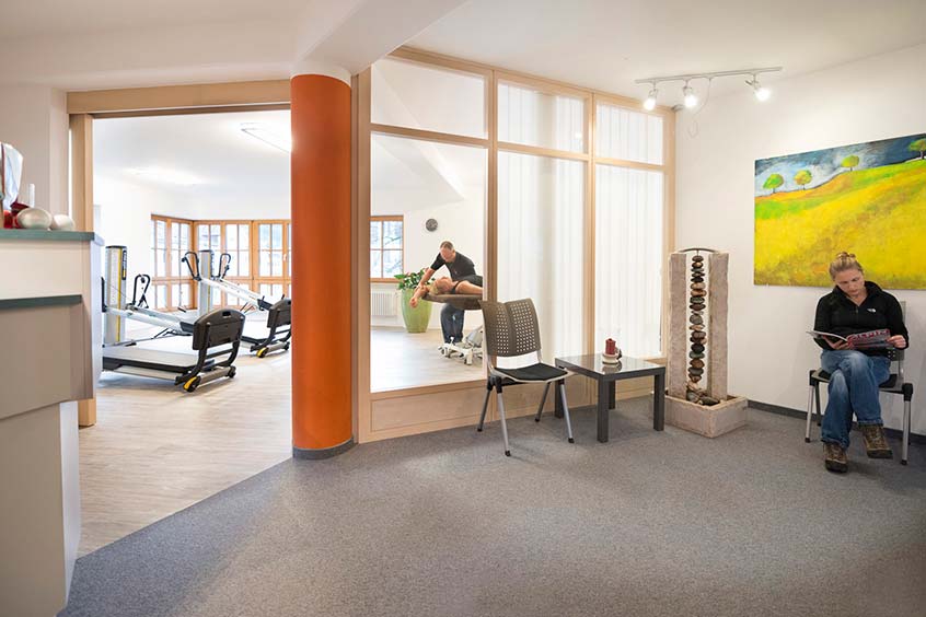 Wartebereich der Physiotherapie Praxis Kai König in Immenstadt